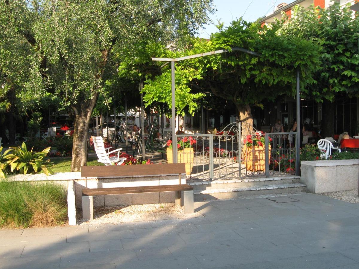 Hotel Giardino Sirmione Exterior photo