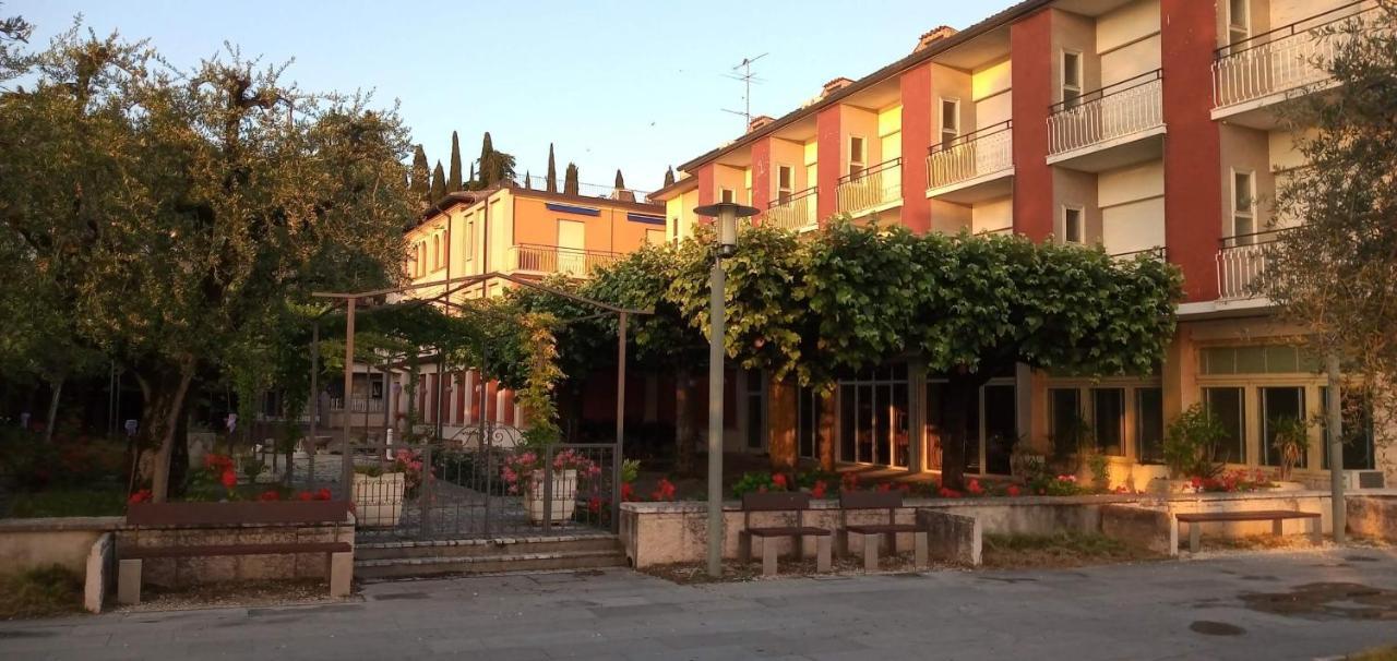 Hotel Giardino Sirmione Exterior photo